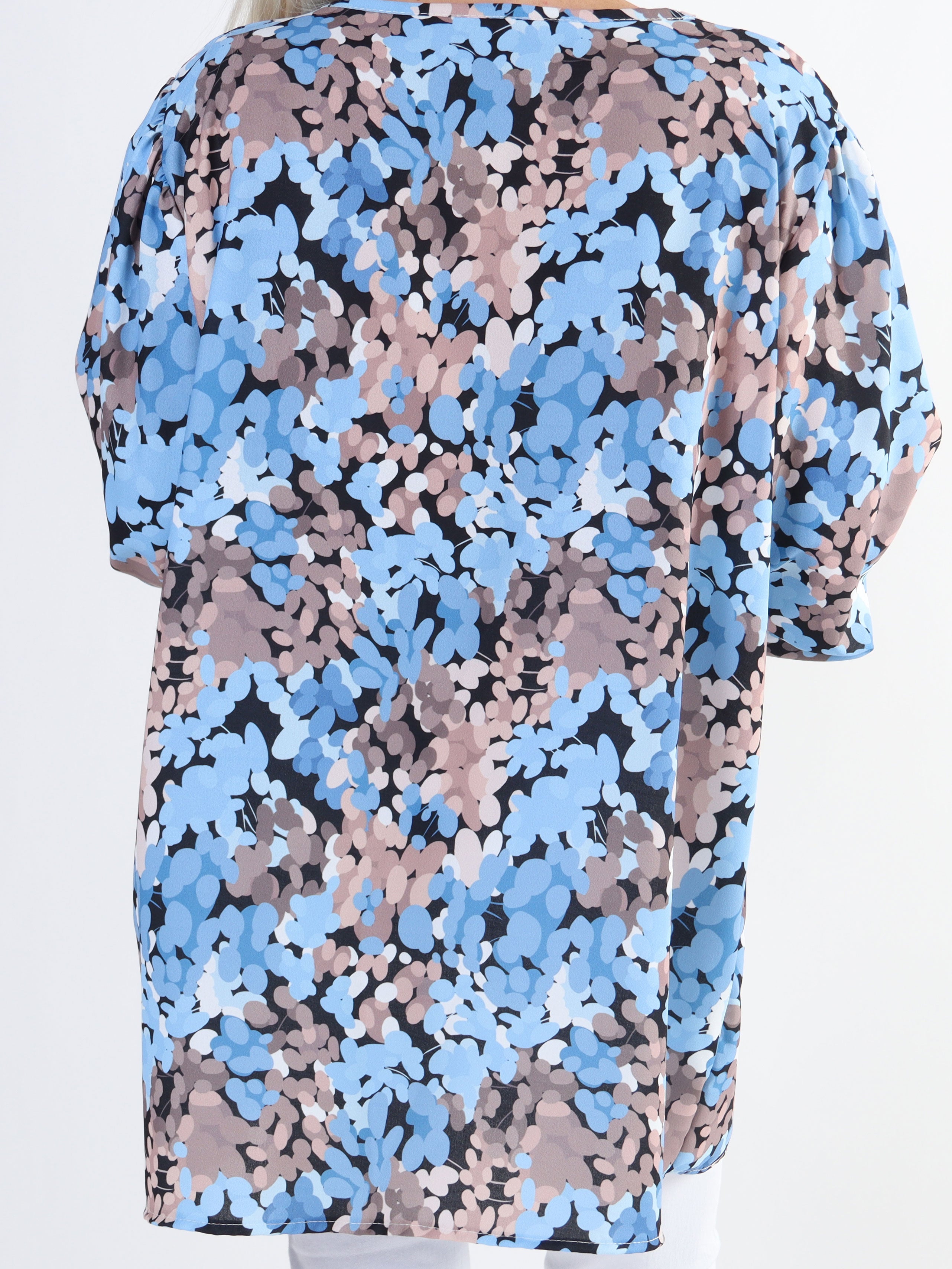 Moa - Plus size bluse med elastik forenden af ærmerne